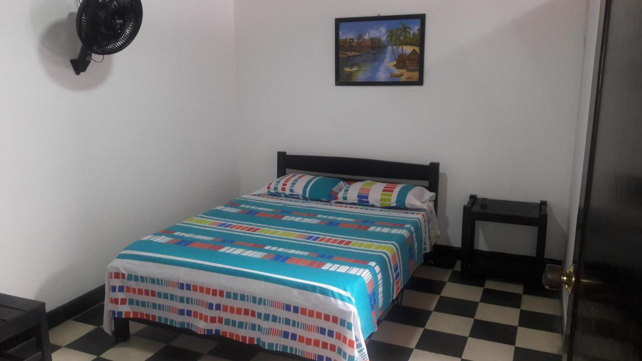 Hospedaje Santa Barbara Buga Extérieur photo